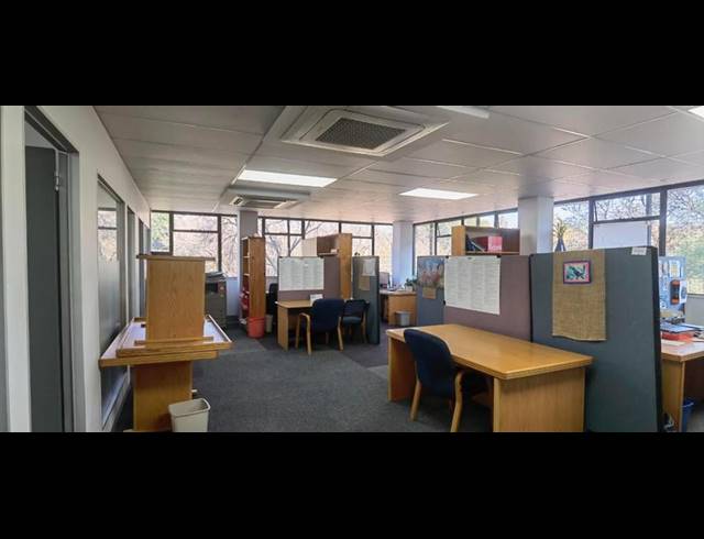BUSINESS PROPERTY TO RENT IN LYNNWOOD GLEN